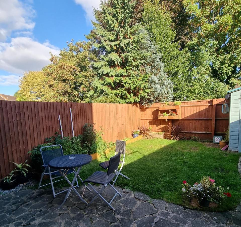 Private One Bedroom Apartment With Garden And Parking Thame Exterior foto