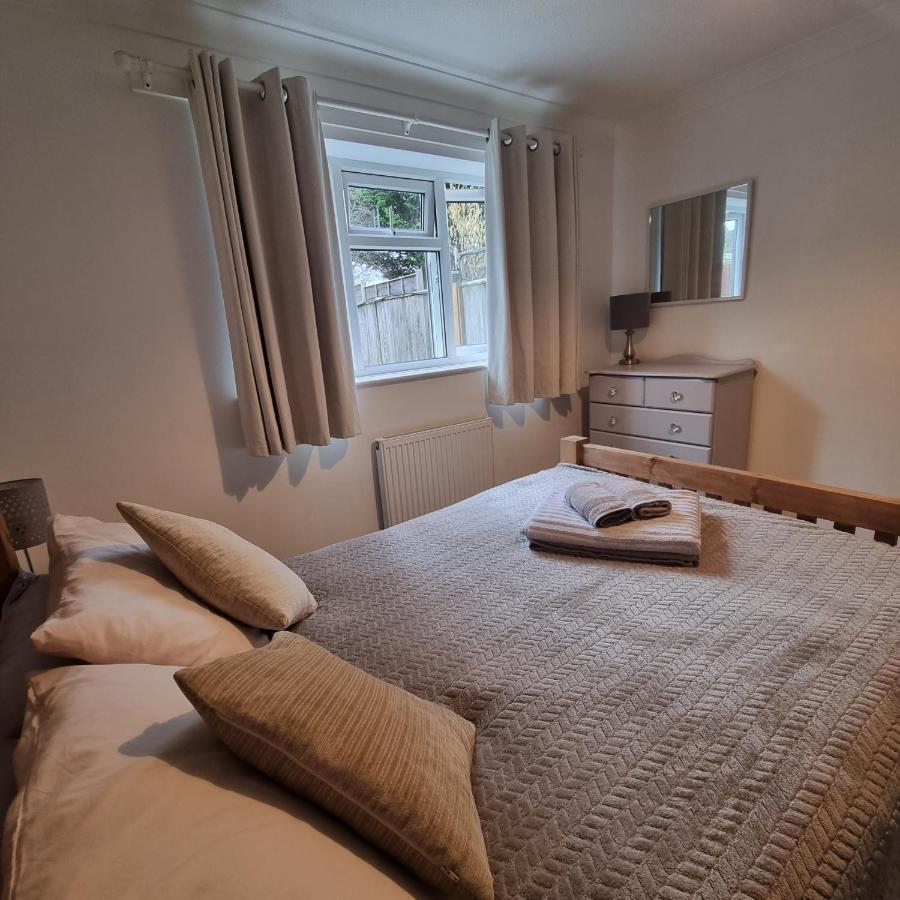 Private One Bedroom Apartment With Garden And Parking Thame Exterior foto